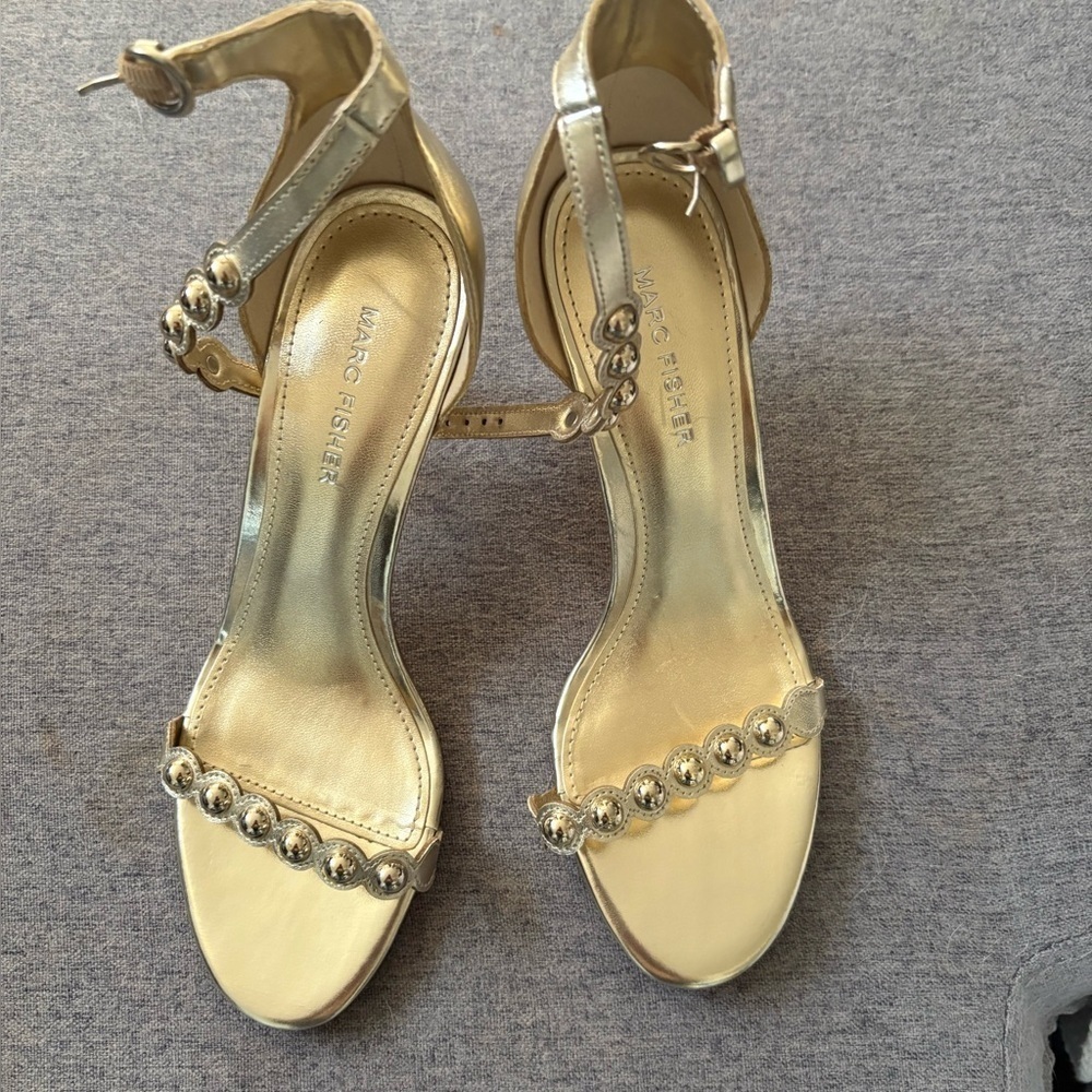 Marc Fisher LTD Karima Ankle Strap Sandal Gold Size 8